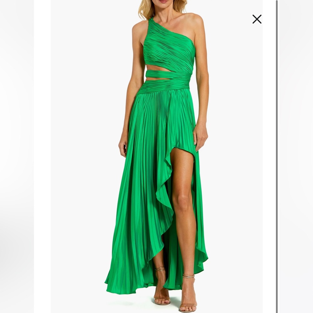 NWOT Mac Duggal One Shoulder Pleated Gown with Slit